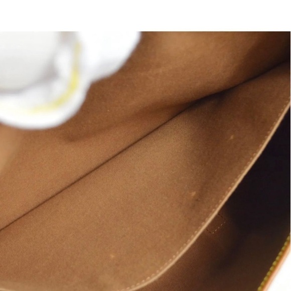 Louis Vuitton Monogram Saumur 43 Shoulder Bag 💼 AR8901 - Picture 13 of 16